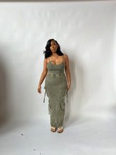 Load image into Gallery viewer, ribbed cargo set, olive green two-piece outfit, crop top and skirt set, matching set for women, curvy fashion, streetwear for Black women, trendy women’s clothing, confident fashion
